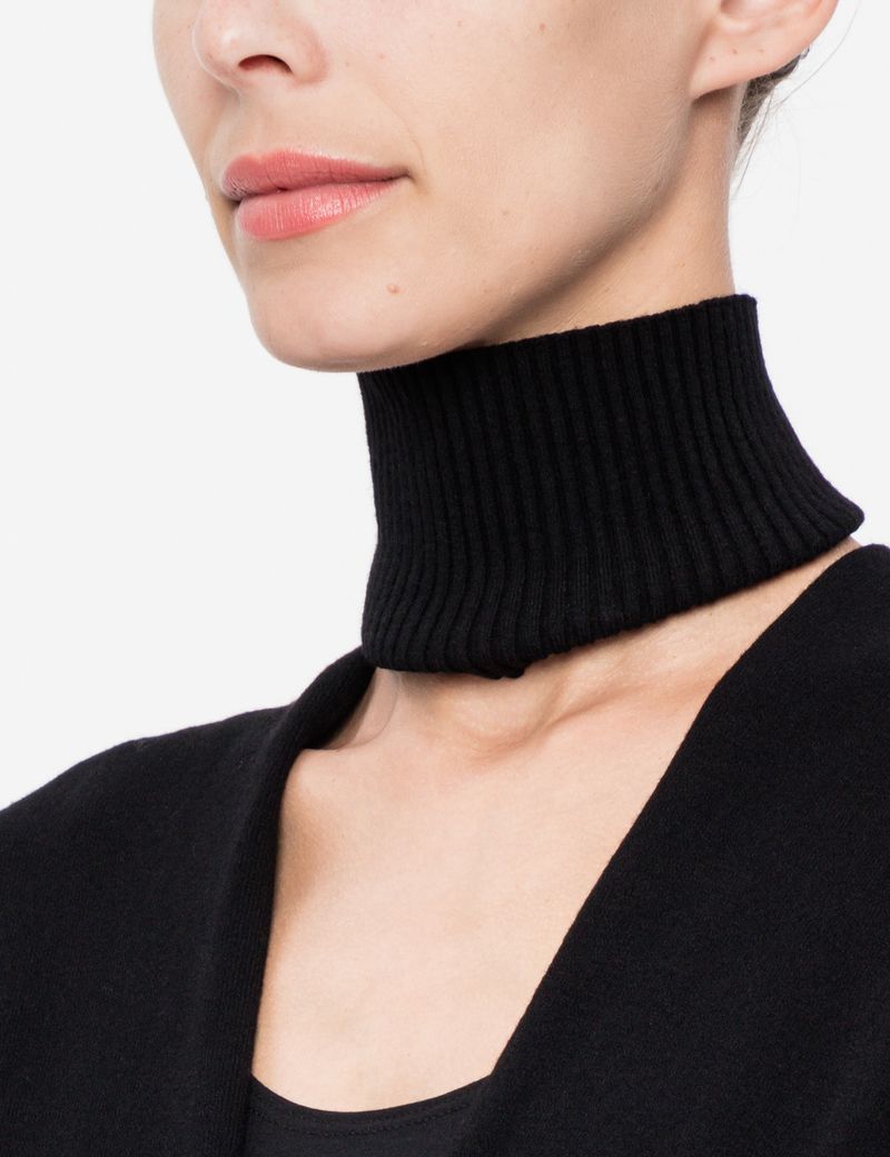 Sarah Pacini Ribbed collar