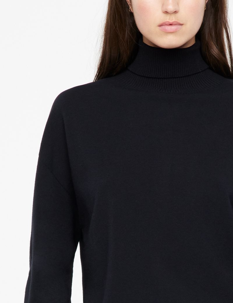Seamless sweater - mock neck