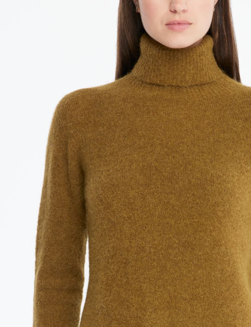 Green long sweater - seamless by Sarah Pacini