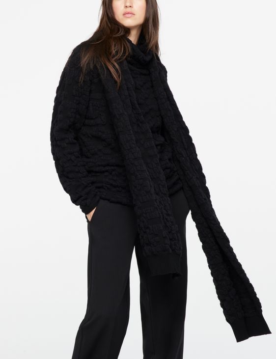 Sarah Pacini Textured scarf - QR code