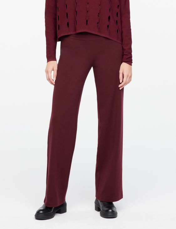 How to Wear Burgundy Pants – Pocket Stylist