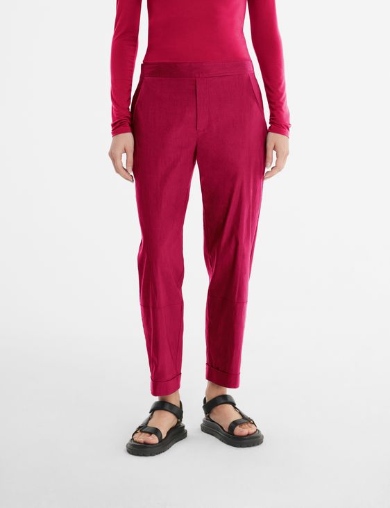 Red linen linen capri pants by Sarah Pacini