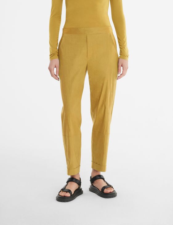 Mustard gendercool pants - low-rise by Sarah Pacini