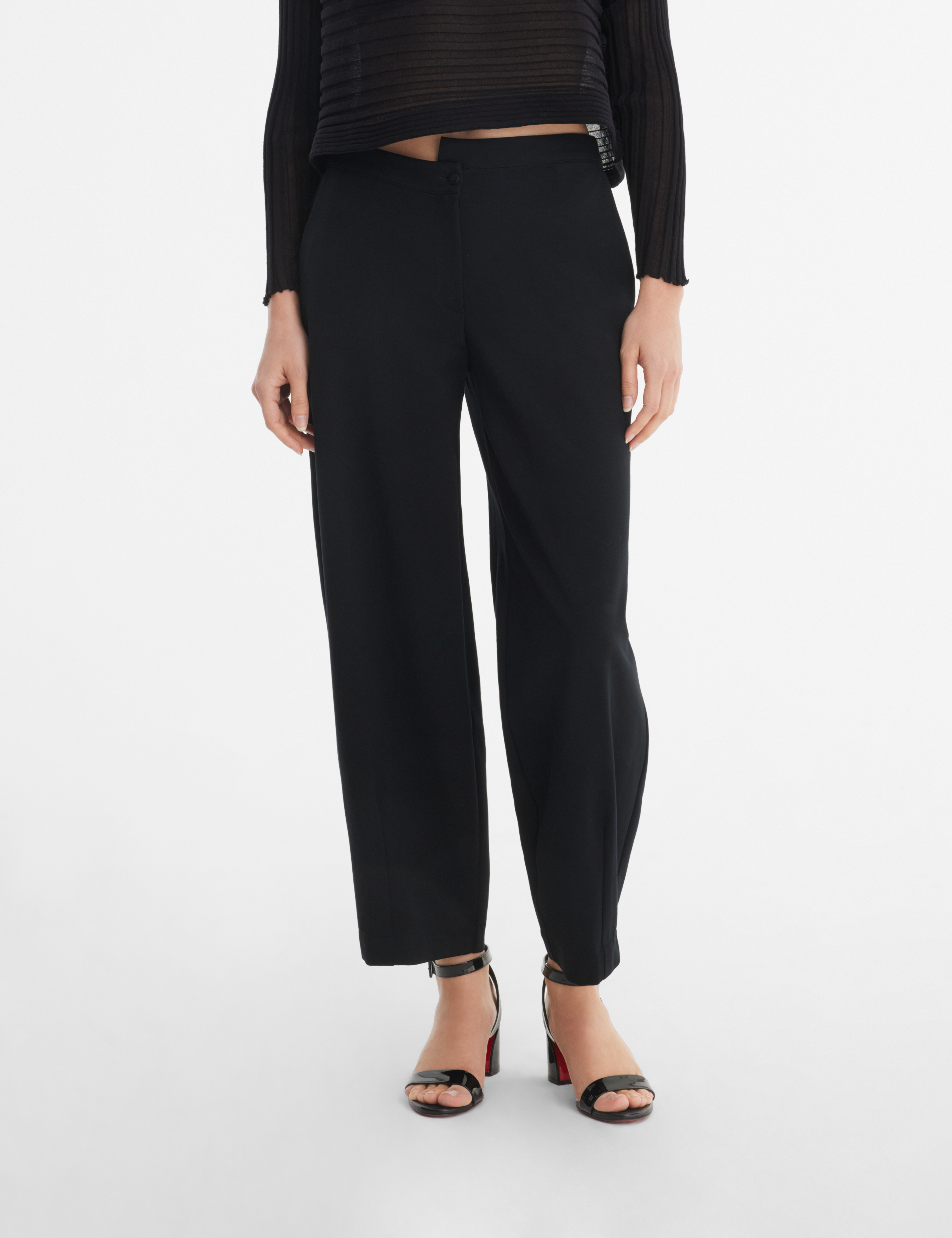 Mustard gendercool pants - low-rise by Sarah Pacini