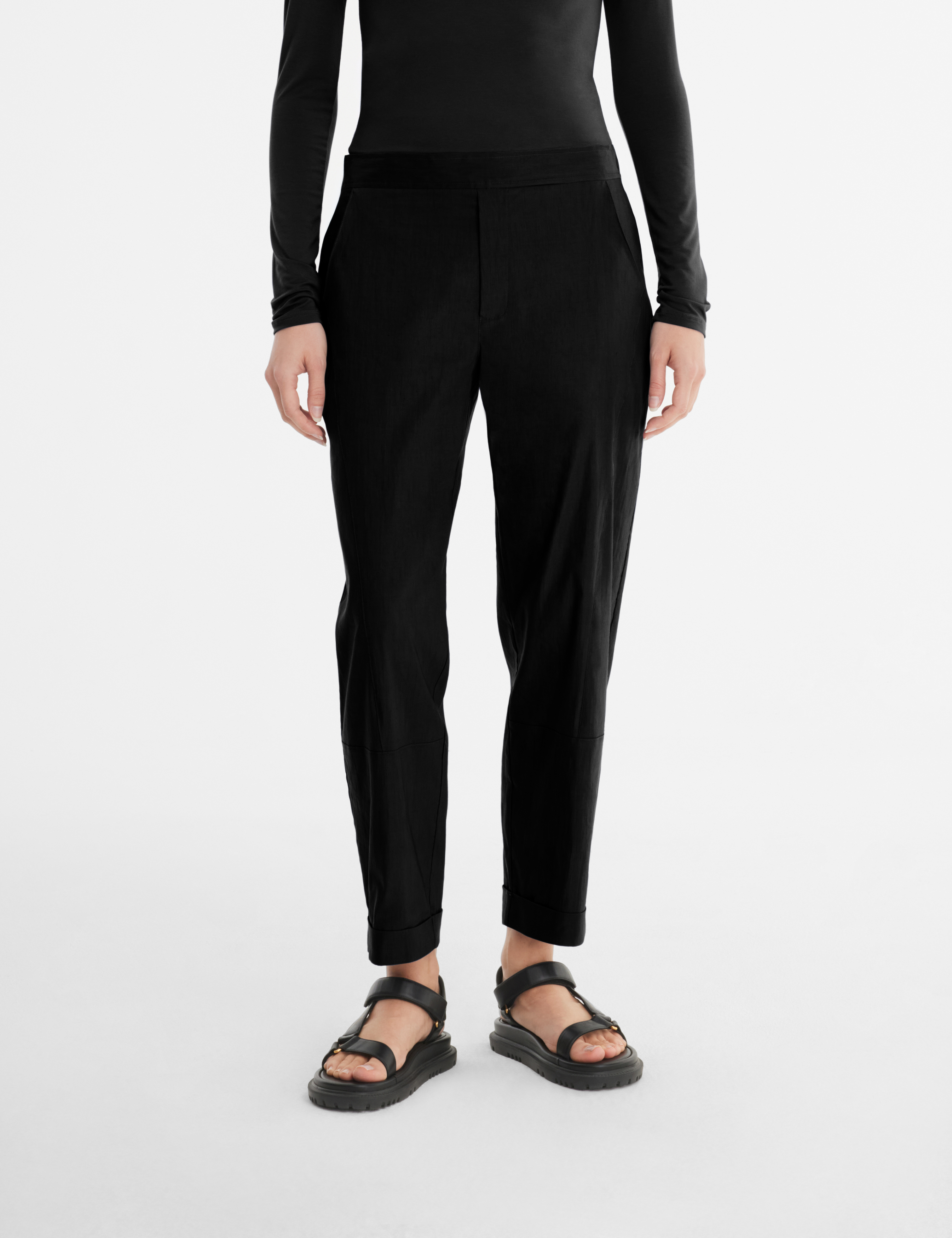 Mustard gendercool pants - low-rise by Sarah Pacini