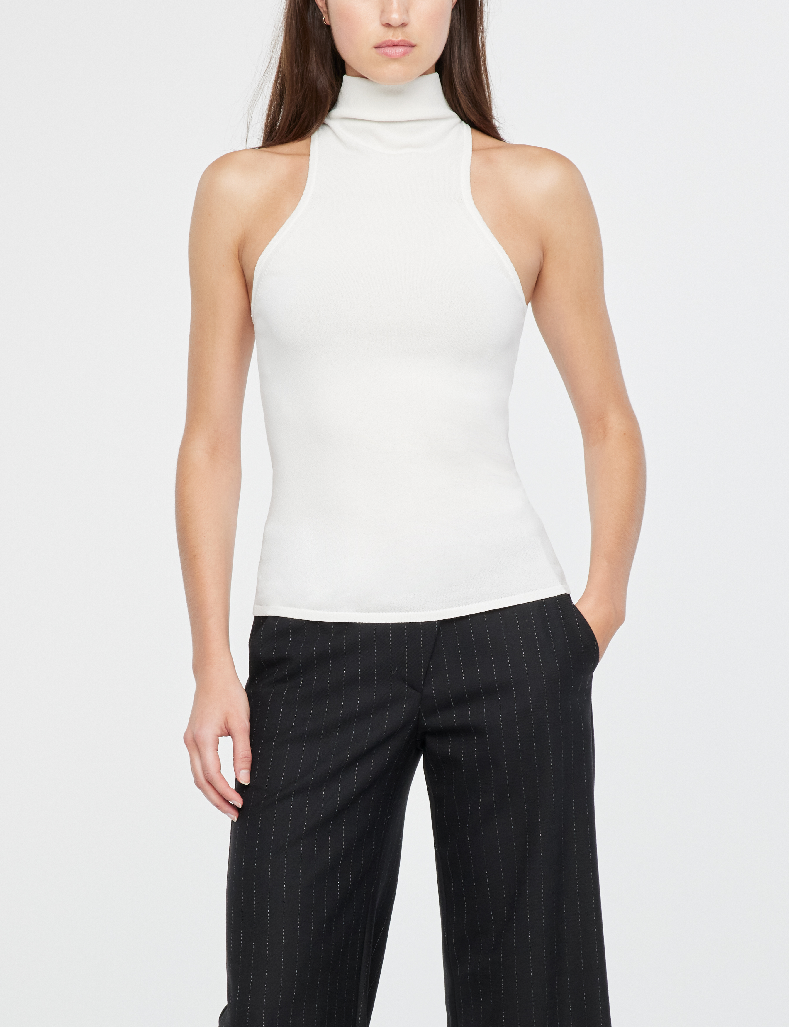 White turtleneck hot sale sleeveless top